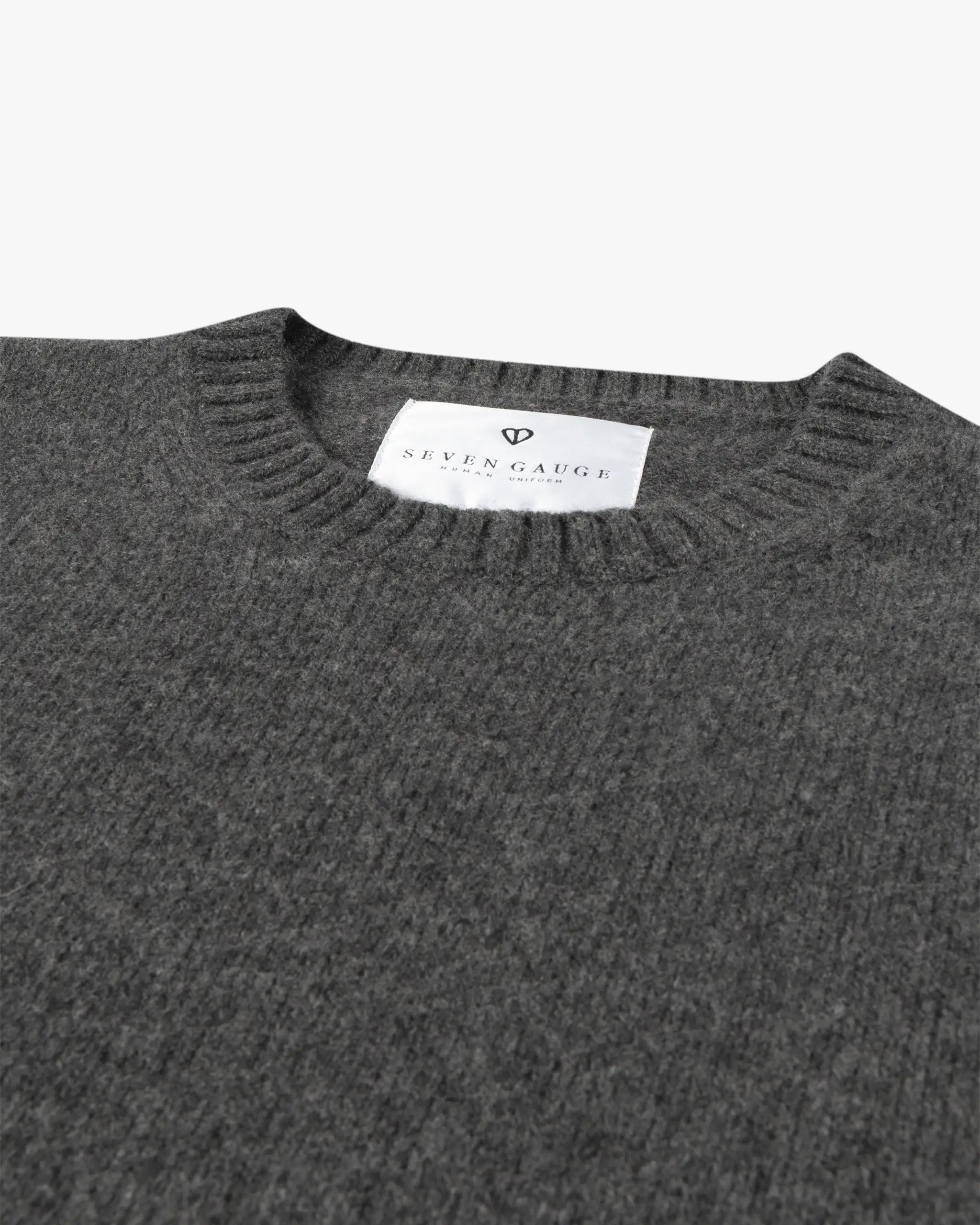 Weicher Rundhals-Pullover aus Lammwolle von Seven Gauge