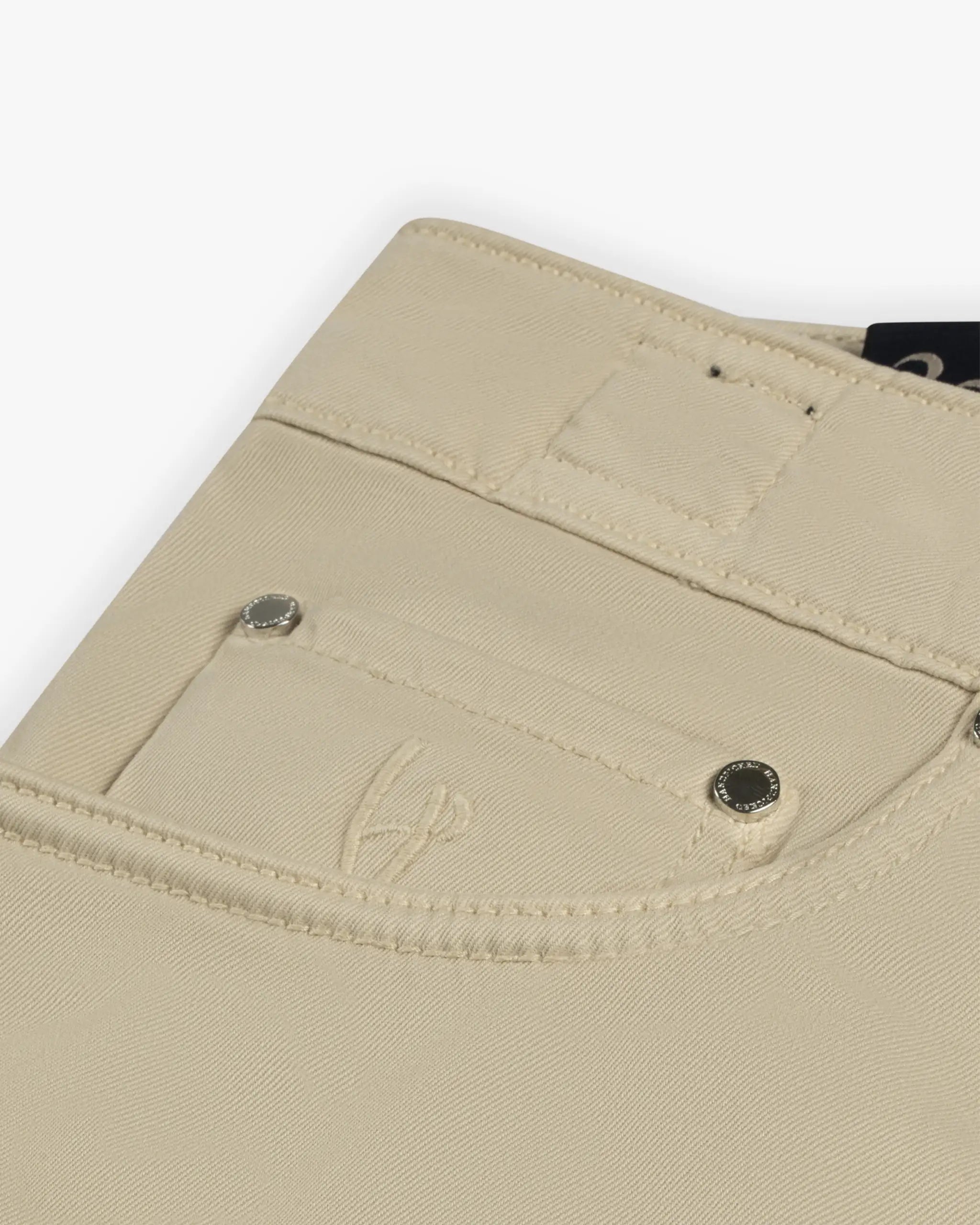 Pergament-sand Baumwoll Stretch Gabardine 5 Pocket Hose von Handpicked