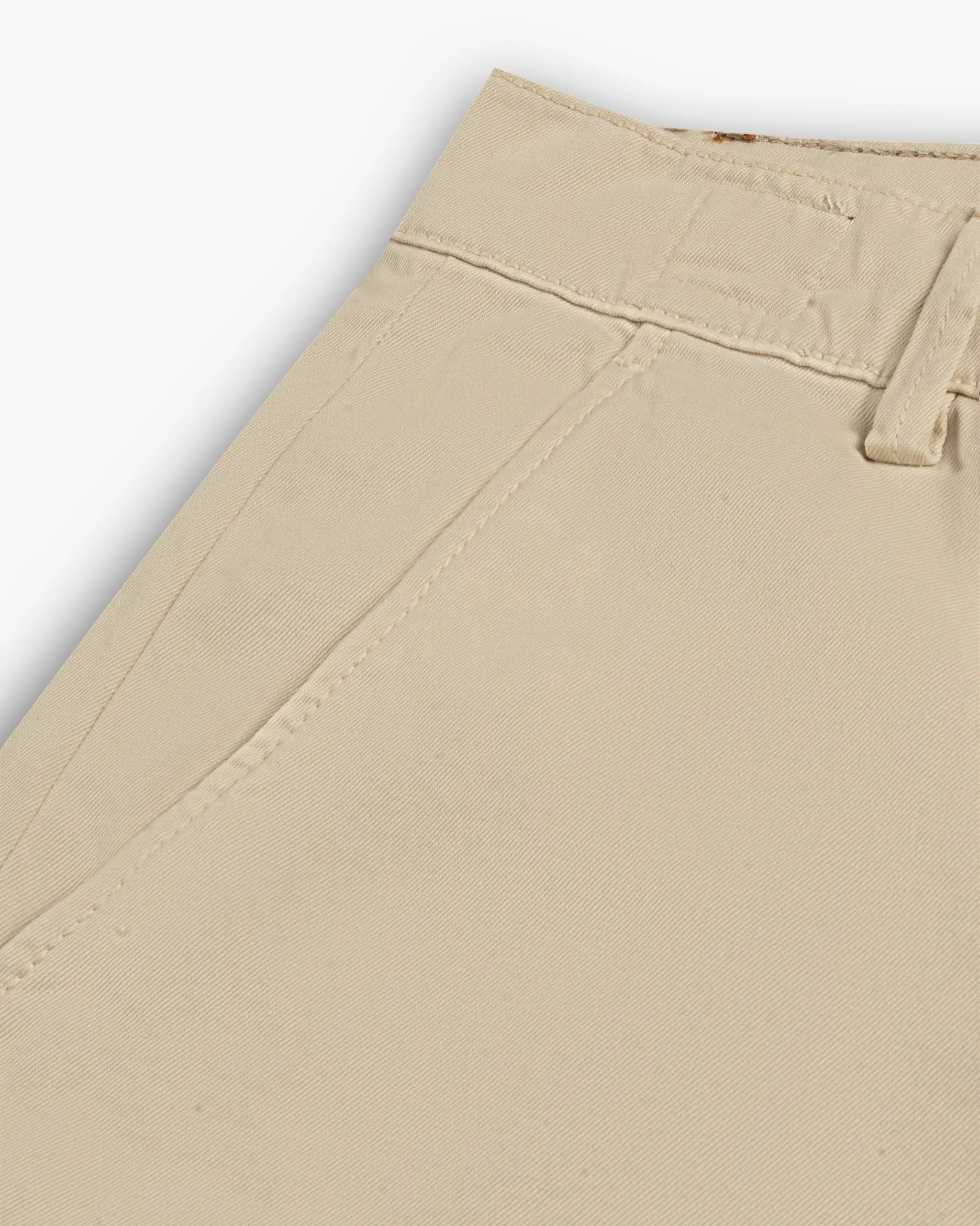 Pergamentfarbene Baumwoll Stretch Gabardine Chino von Handpicked