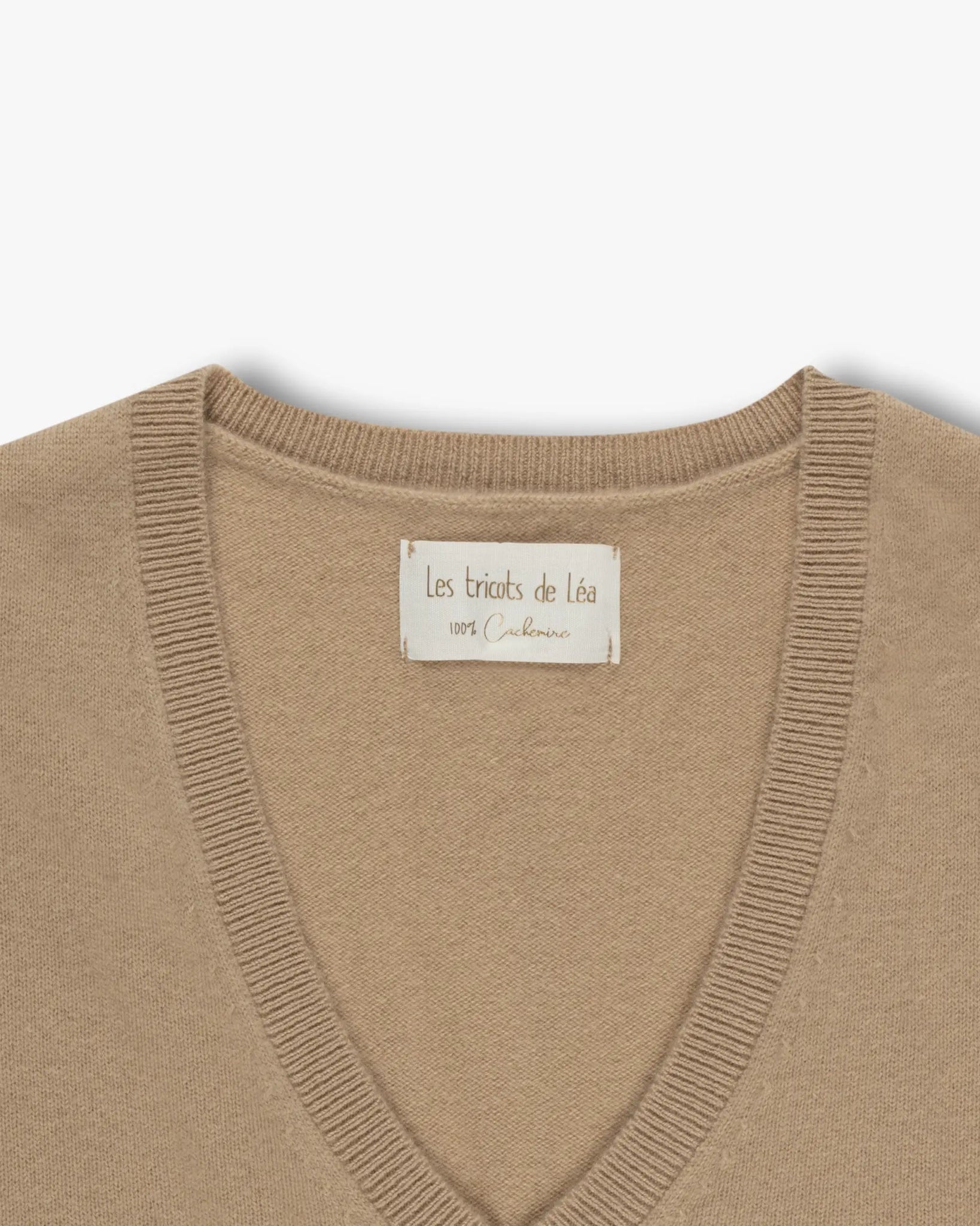 Camel Monjakoe Pullover mit V - Ausschnitt von Les Tricots De Lea - Knitwear LEA TRICOT