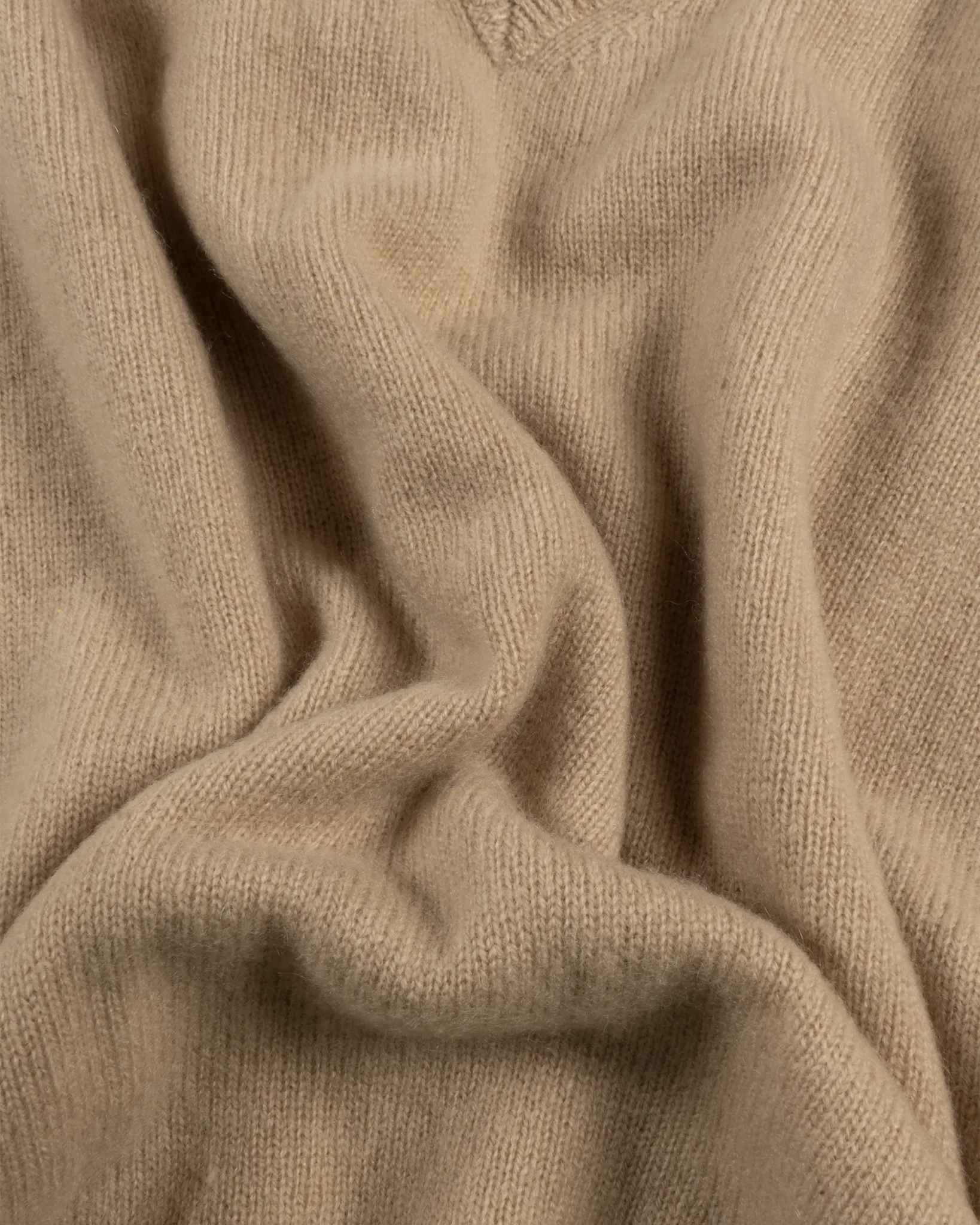 Camel Monjakoe Pullover mit V - Ausschnitt von Les Tricots De Lea - Knitwear LEA TRICOT