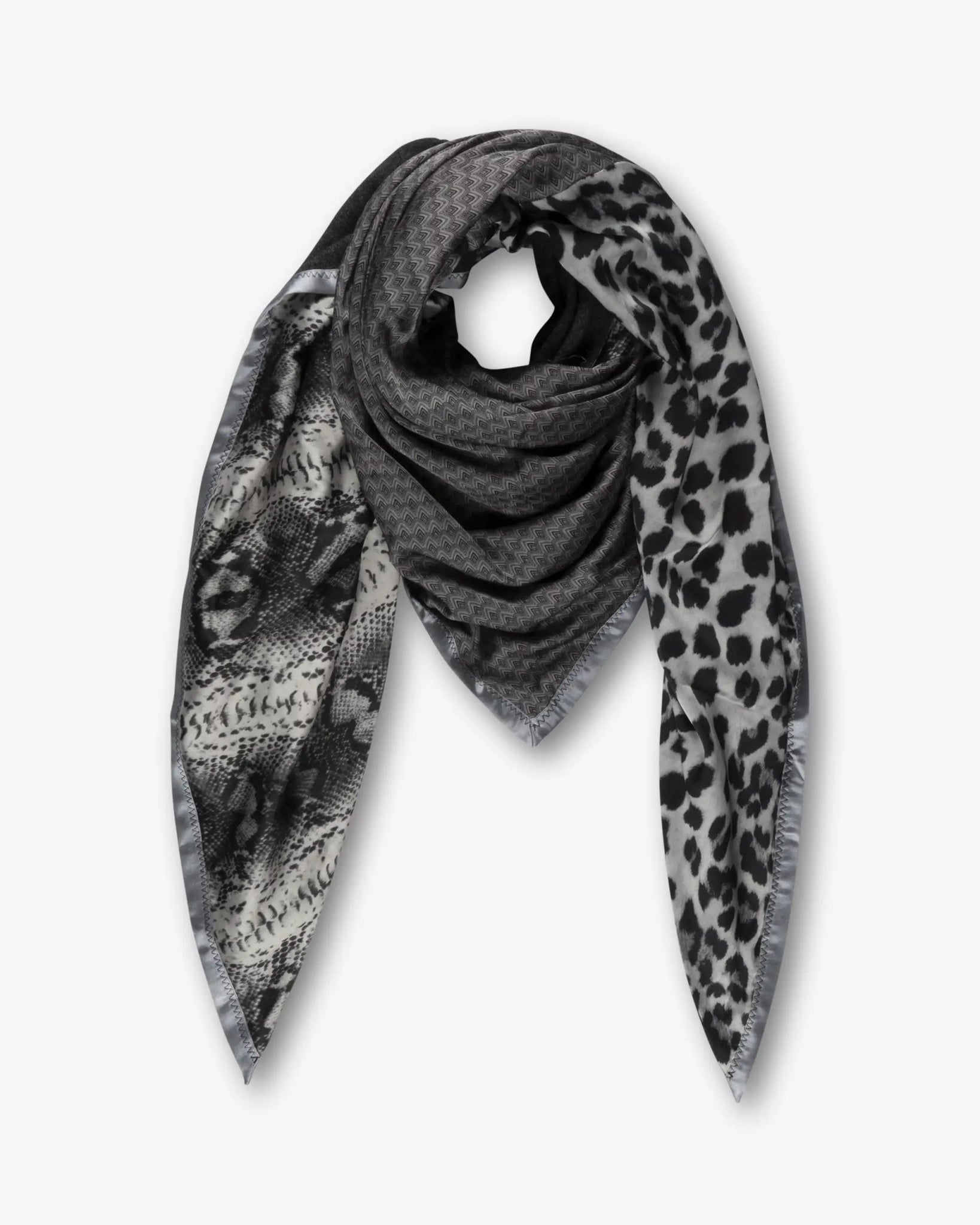 Grauer Dreiecksschal aus Viskose und Poly von Ebony & Ivory - Scarves EBONY & IVORY