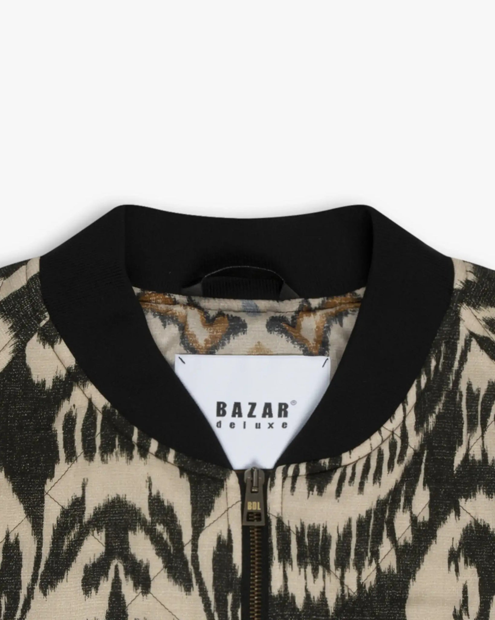 Ikat - nero - schwarze Stepp Bomberjacke mit Ikat - Besatz von Bazar Deluxe - Coats & Jackets BAZAR DELUXE