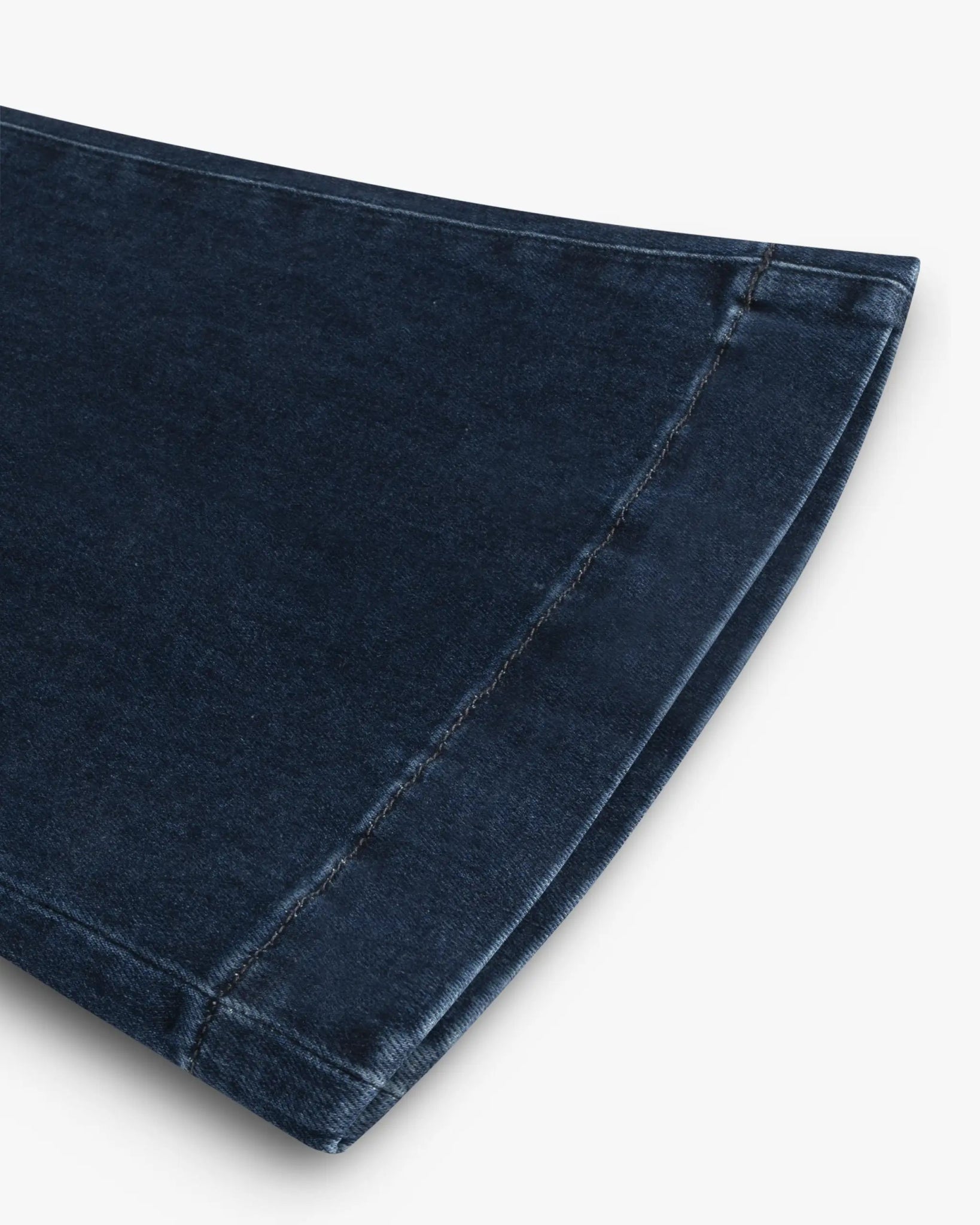 Praline dunkelblaue Leenah Denim mit langem ausgestelltem Bein von Paige - Denim PAIGE DENIM